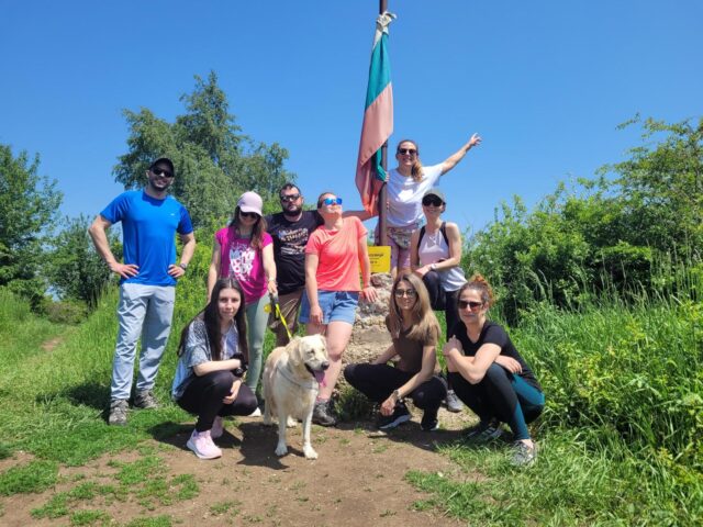 Hitachi Hikers 1